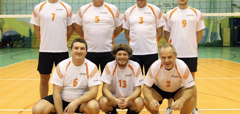 Drużyna siatkowa – INCOME TEAM
